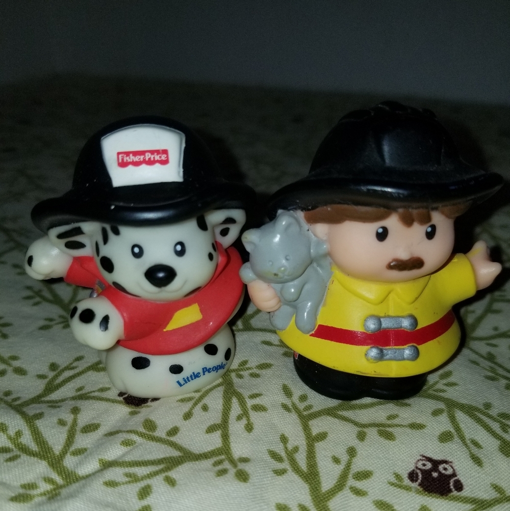 Fisher-Price Little People Firefighter With Kitten Dalmatian Dog Figures
